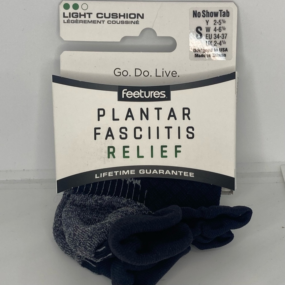 FEETURES PLANTAR FASCIITIS RELIEF NO SHOW TAB SOCKS